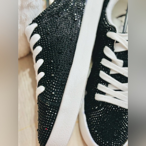 Black Very G Rhinestone Sneakers - various sizes with boxes - Giftable ! - Picture 6 of 9